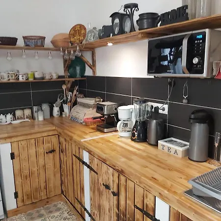 Jozsa Tanya Apartment