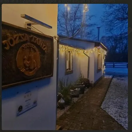Jozsa Tanya Apartment